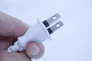 Japanglish、正しく言うならこうでしょう (56) concent(コンセント)