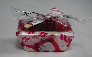 やらせはせんぞ! 信玄餅のきな粉から私のキーボードを守る方法