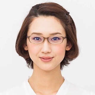 「JINS PC クリアレンズ」可視光透過率約98%で自然な”見た目””見え方”両立