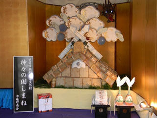 古事記編さん1300年記念。島根県出雲で神話を題材にした平田一式飾競技大会開催