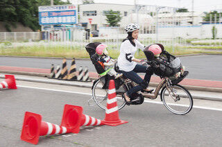 幼児2人乗せ運転、適合自転車と一般自転車とでは安全度がこんなに違う!