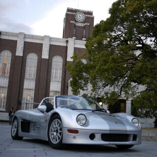 京大発ベンチャー企業が開発、EVスポーツカー「トミーカイラZZ」量産開始!