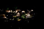 世界遺産の富山県五箇山相倉合掌り集落で幻想的なライトアップ