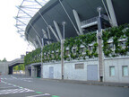 味の素スタジアムに壁面緑化システムが採用 - 竹中工務店