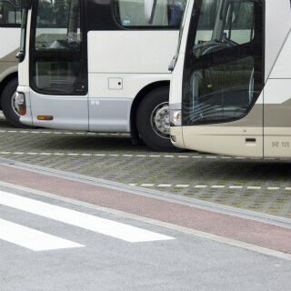 高速ツアーバス廃止へ、旅行業者に乗合バス事業者の許可取得が必要に