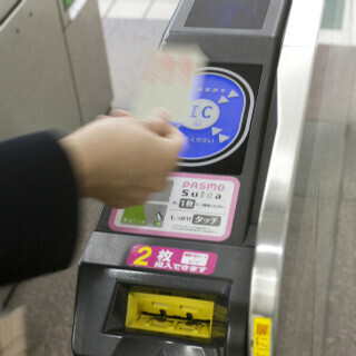 Suica＆PASMOの1日あたり電子マネー利用件数、初めて300万件突破!