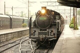 ハーモニカを聴きながらゆく、静岡の大井川鉄道・SL蒸気機関車のレトロ旅