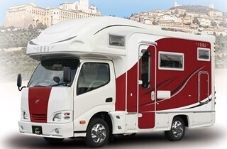 キャンピングカー100台以上が集結! インテックス大阪でフェス開催