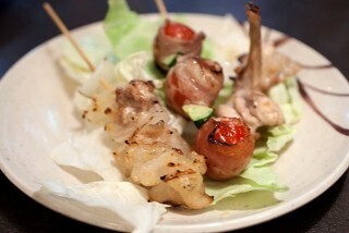 福岡の焼鳥店で、頼みもしないのにでキャベツが出てくる理由