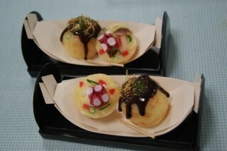 世界にたったひとつの粉もん食品サンプルを、大阪府道頓堀で実践!