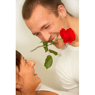 夫に性的魅力を感じる? - ヒゲやニオイフェチの妻、意外に多く……