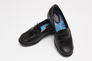 鈴木奈々さん監修のシェイプアップ美脚ローファー発売 - ムーンスター