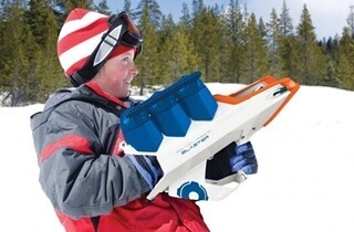雪合戦で24m先に発射できる雪玉鉄砲を販売開始-日本トイザらス