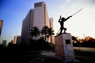 フィリピンの5つ星ホテルに泊まって英会話を学ぶ、団塊世代向けツアー開催