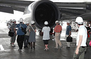 JALカード発行30周年記念、専用チャーター機で行く「空の上の航空教室」