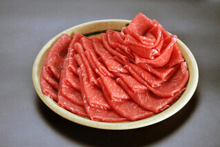 西洋料理で正しい肉の切り方はどれ？【今さら聞けない社会人のマナー】