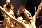 文化創造か観音様へのぼうとくか?　愛知県大須大道町人祭「金粉ショー」