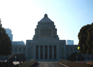 「国会議員」がもらえる”給料以外”のお金って何がある?