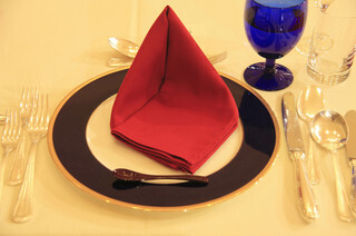 結婚披露宴での振る舞いでしてはいけないことは？【今さら聞けない社会人のマナー】