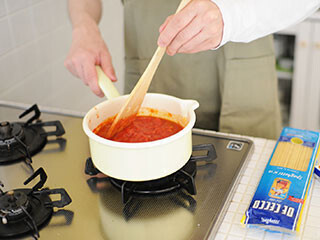 「煮立てる」と「煮詰める」の違い、知ってる? -料理の基礎用語