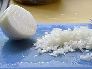 たまねぎが目にしみたときの対処法