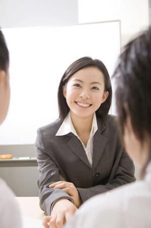 「そのことについて話し合いましょうというときの「Let's discuss about it.」【うっかり使うとアブナイ英語】