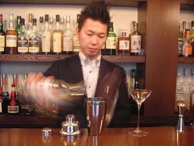 【エンタメCOBS】バーテンダーにかっこいいシェーカーの振り方を聞いた