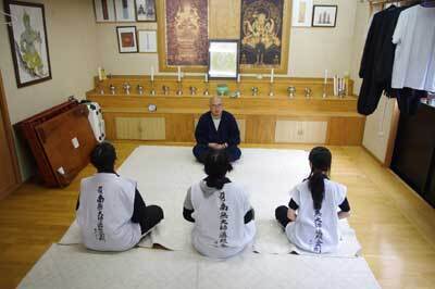 【エンタメCOBS】精神的に強くなるために、お寺で滝に打たれてみた！