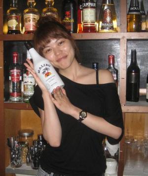 【突撃！COBS】美人時計とのコラボも。噂の『カンバン娘』のお店を訪ねてみた！