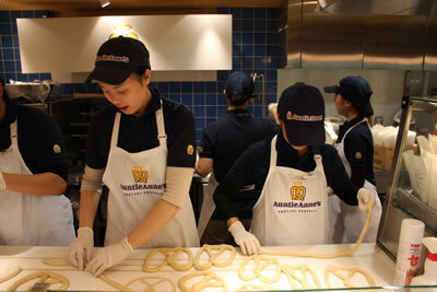 【突撃！COBS】2月25日、秋葉原に話題のお店が同時オープン