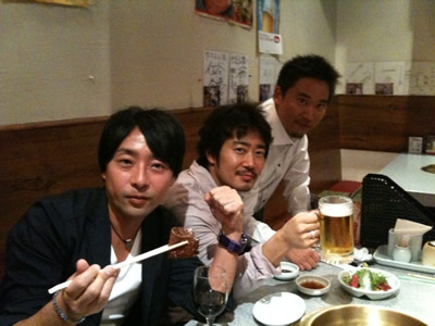 【熱烈社長のソーシャルグラフ　バッカスの日】【バッカスの日】会議室で聞けない話も。“全国最年少校長”は「肉食」男子!?