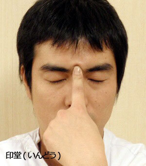 【コブスくんのモテ男道！】オフィスでできる「花粉症対策ツボ・ベスト4」