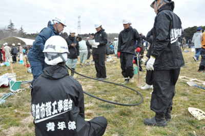 【エンタメCOBS】老若男女がひたすら穴を掘る！　「全国穴掘り大会」に出場した