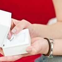 【エンタメCOBS】浮気相手に最適な男性とは？