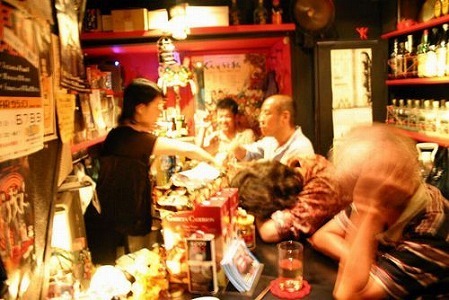 【コブスくんの使えそうな仕事術】Facebookより役に立つ!?　伝説の「ゴールデン街」で仕事力アップ!