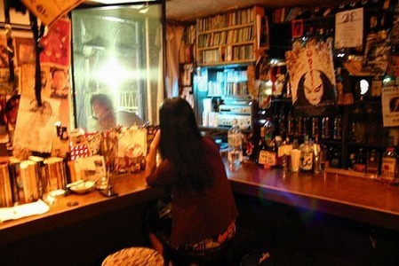 【コブスくんの使えそうな仕事術】Facebookより役に立つ!?　伝説の「ゴールデン街」で仕事力アップ!