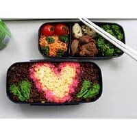 【エンタメCOBS】お弁当にキュウリ数本……　驚愕したおかんのお弁当