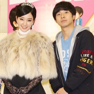 剛力彩芽の女子高生コスプレに、高校の同級生･太賀「グッときた」