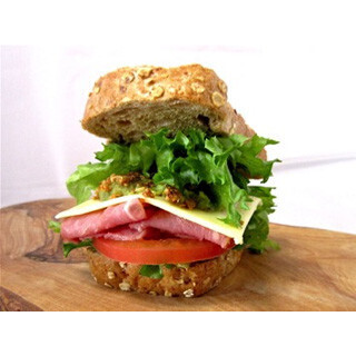 低カロリーのサンドイッチも! 東京駅・丸ビルにスムージー専門店OPEN