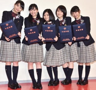 X21メンバー5人が堀越高校を卒業し感涙「先生方の言葉が沁みて…」