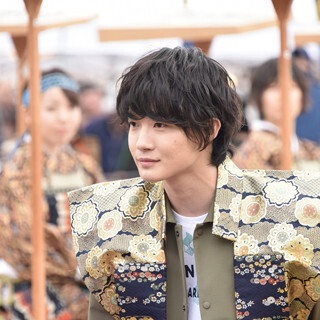 神木隆之介、武将姿で将棋の"駒"に - 人間将棋に初参加で緊張の大役