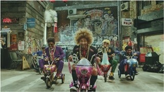 山田孝之、アフロ姿でモテモテダンス披露! クセになる歌にも注目