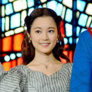 乃木坂46・生田絵梨花の美しさに、イギリス人スタッフが"呼び出し"で絶賛