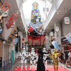 大迫力13mの「スター･ウォーズ山笠」博多に降臨! C-3PO、カイロ･レンもお祝い