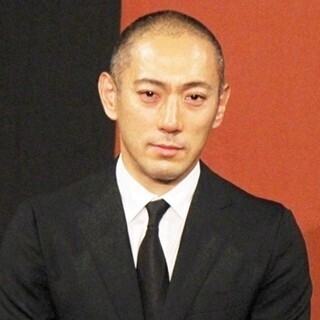 海老蔵、麻央さんの「えいえいお～」思い出し涙 - 月命日に心境つづる