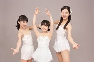 本田3姉妹がCM初共演! 純白衣装で華麗なスケーティング披露