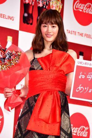 綾瀬はるか、2017年は「充実した忙しい年で新しいチャレンジもできた」