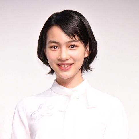 のん、2018年は「走る!」 "気合いの睨み"ブログで抱負つづる