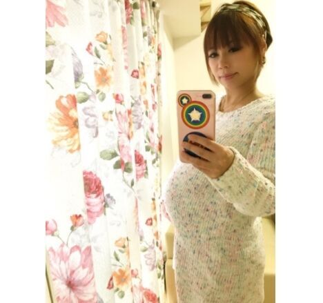 浜田ブリトニーが妊娠、未婚の母に「精一杯の愛情を注いでいく」