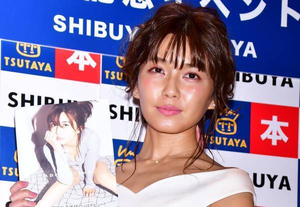AAAの宇野実彩子「大人の女性の色気を感じて!」と最新写真集をアピール